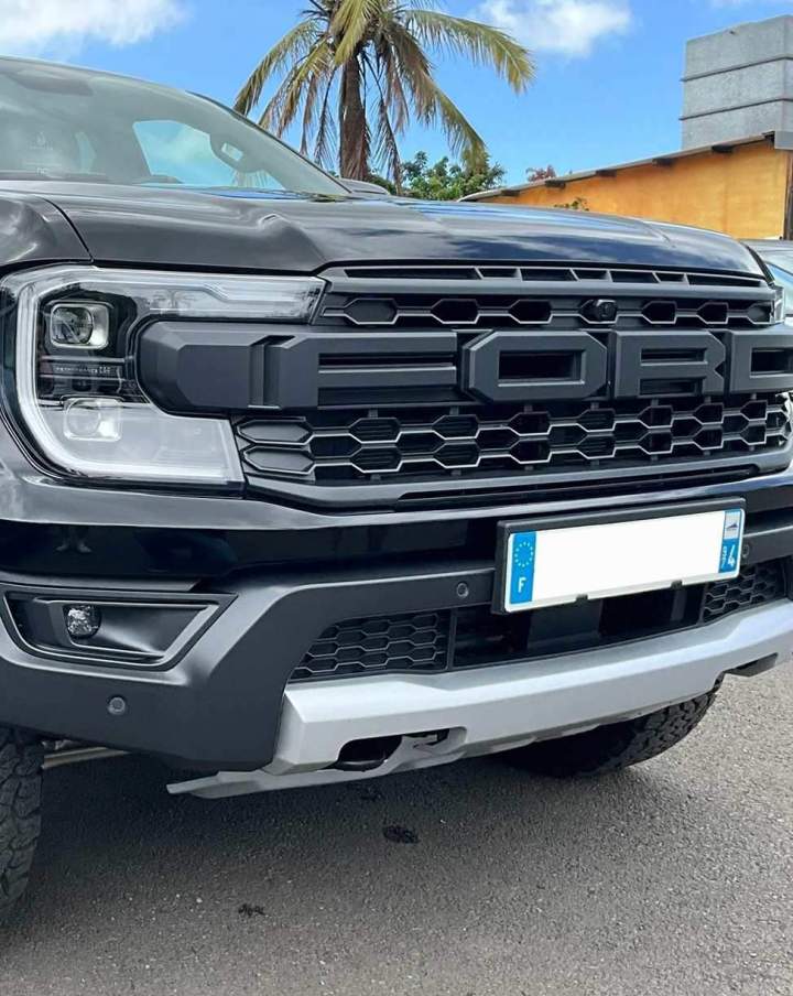 Nettoyage extérieur voiture à La Réunion