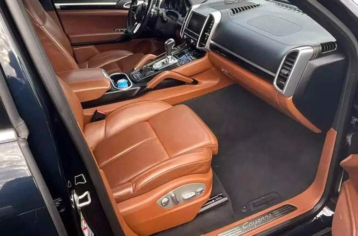 Capitonnage de véhicules